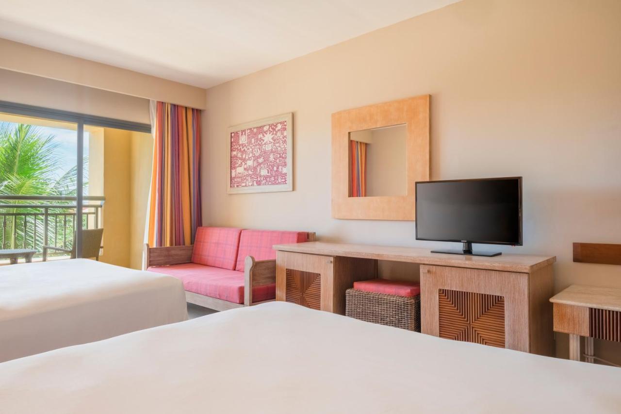 Iberostar Waves Bahia Resort 5*